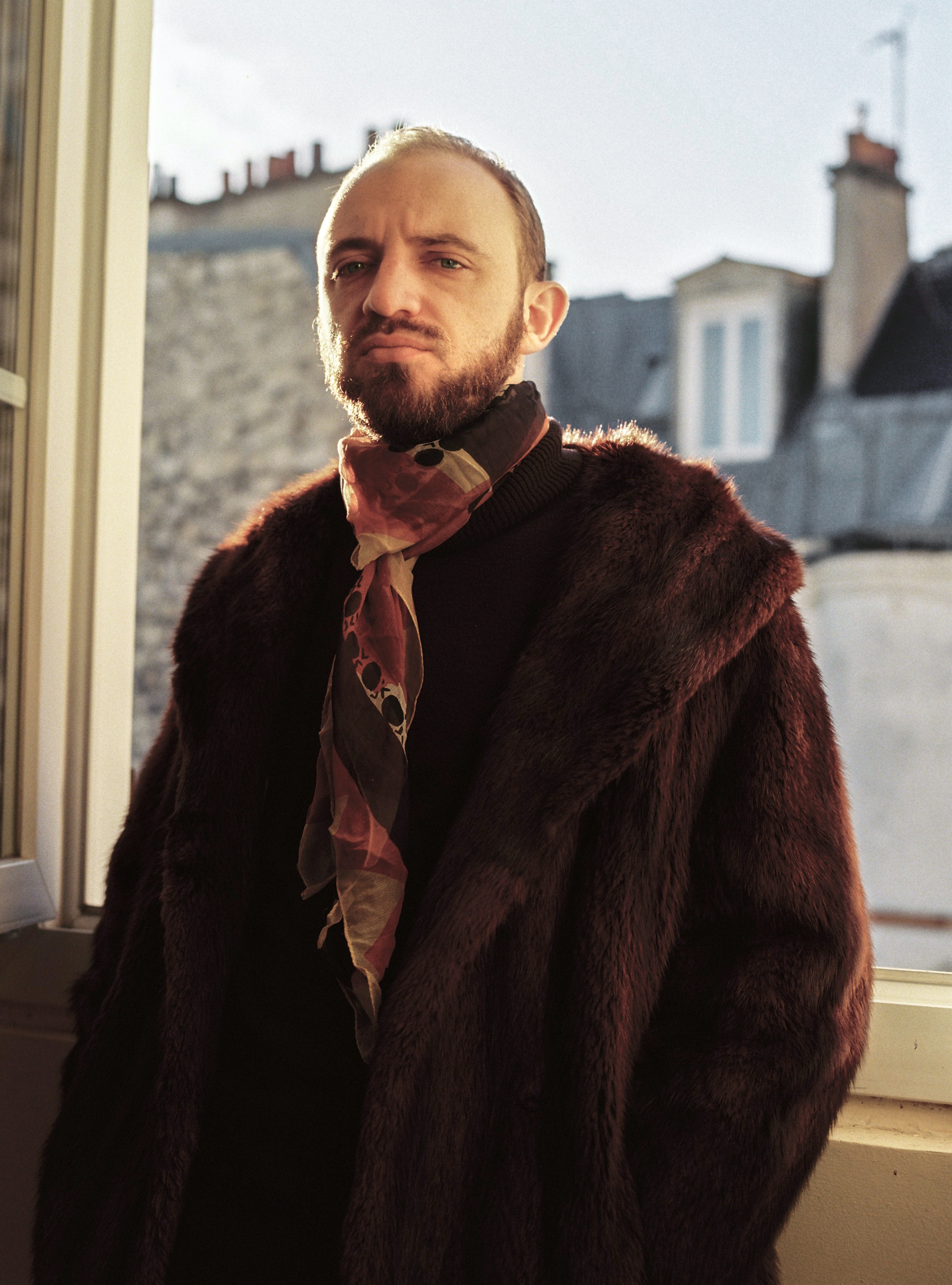 Léo Blomov, après la procrastination, l’isolement !